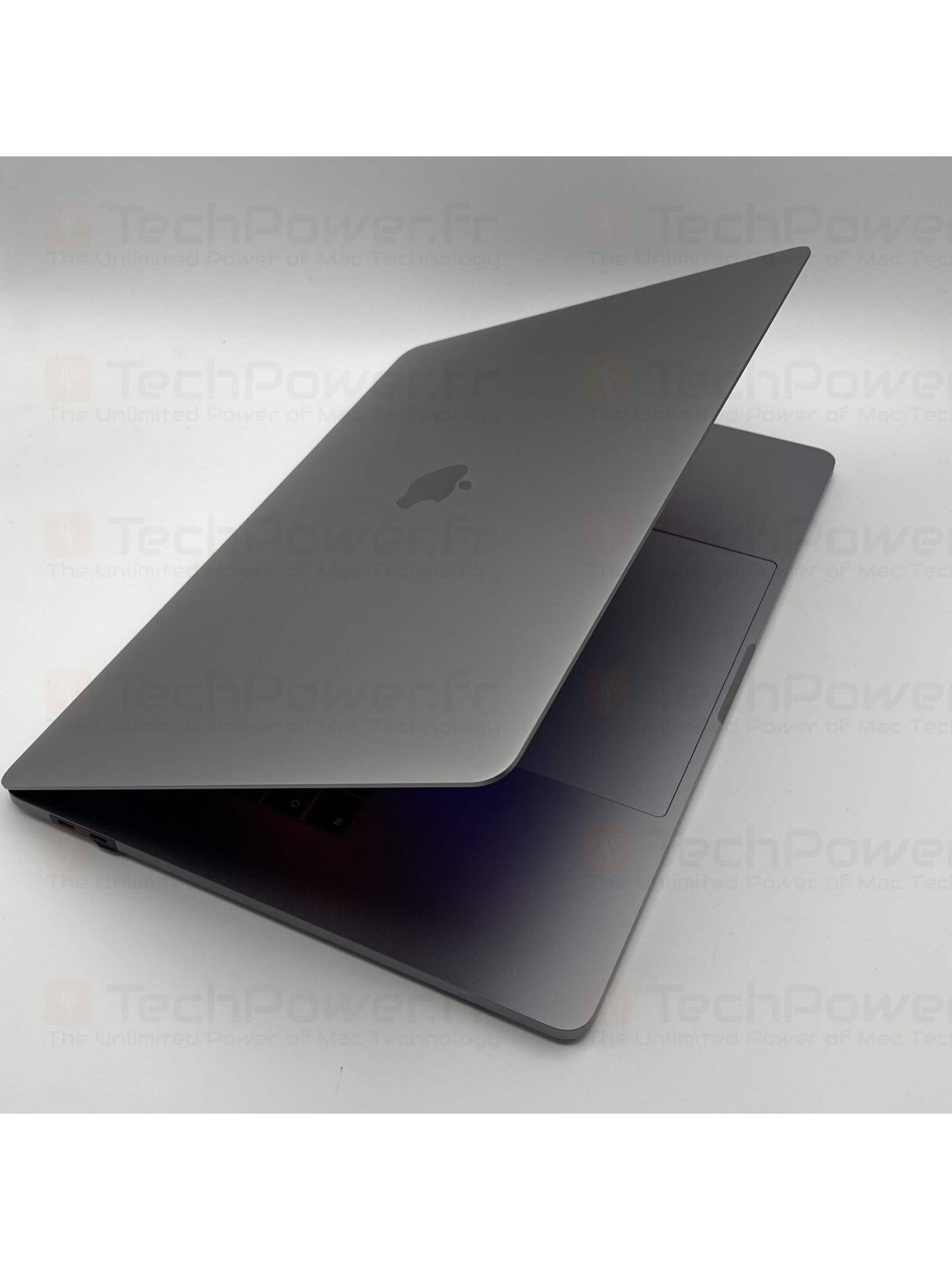MacBook Pro 15" - Gris sidéral - TouchBar et Touch ID