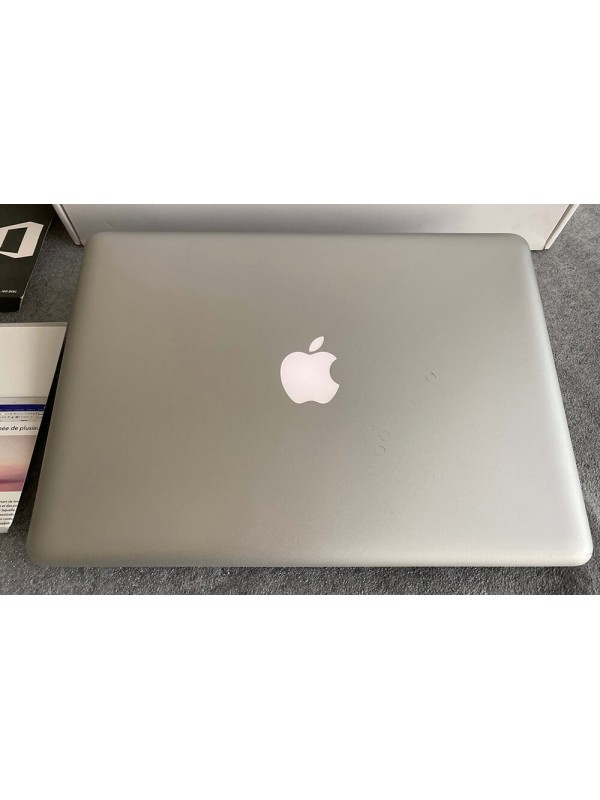 MacBook Pro Retina 13" avec SSD 1To et accessoires